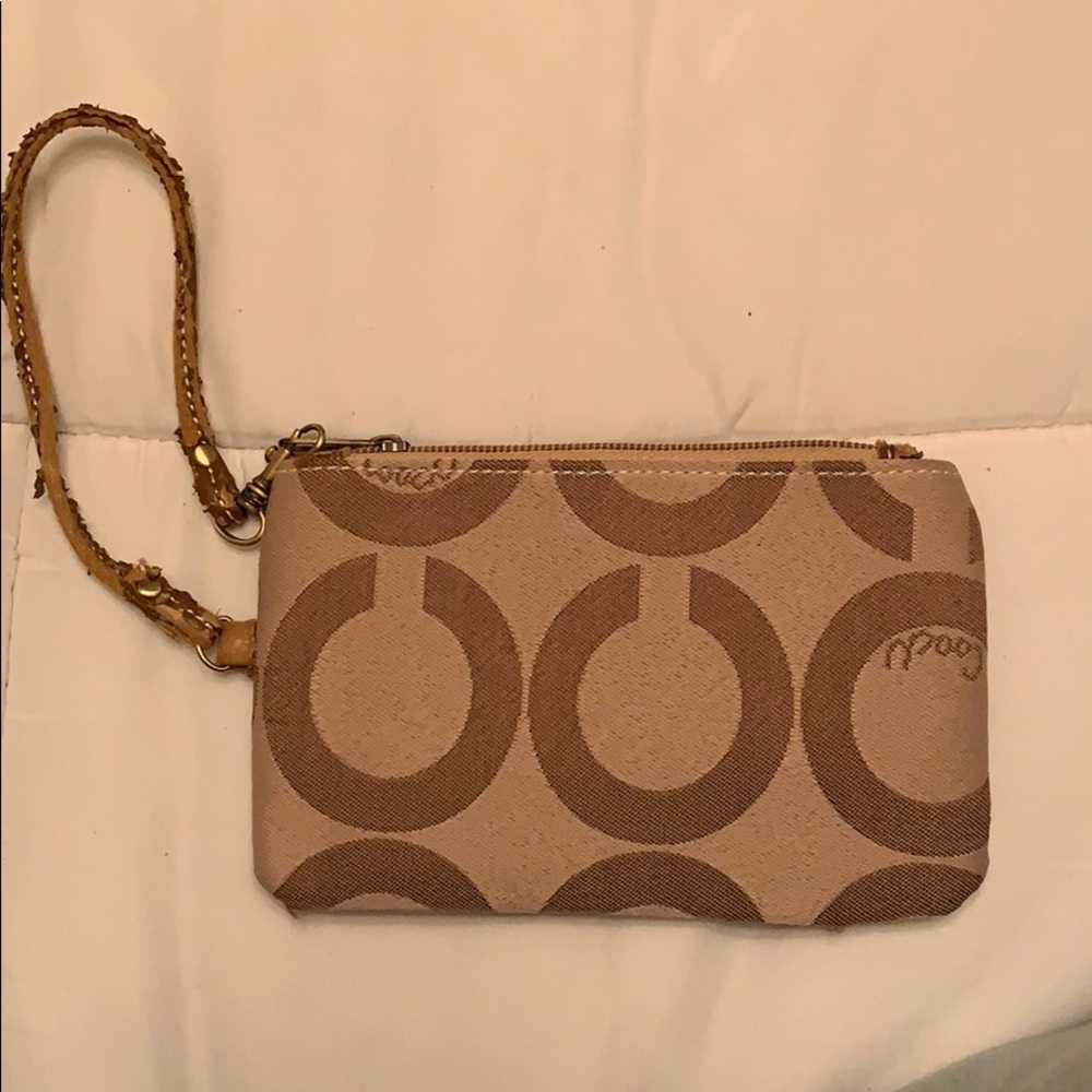 Coach clutch/wristlet